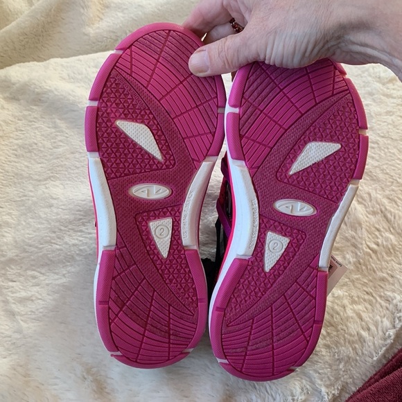 COPY - Girls sneakers, NWT - Picture 4 of 4